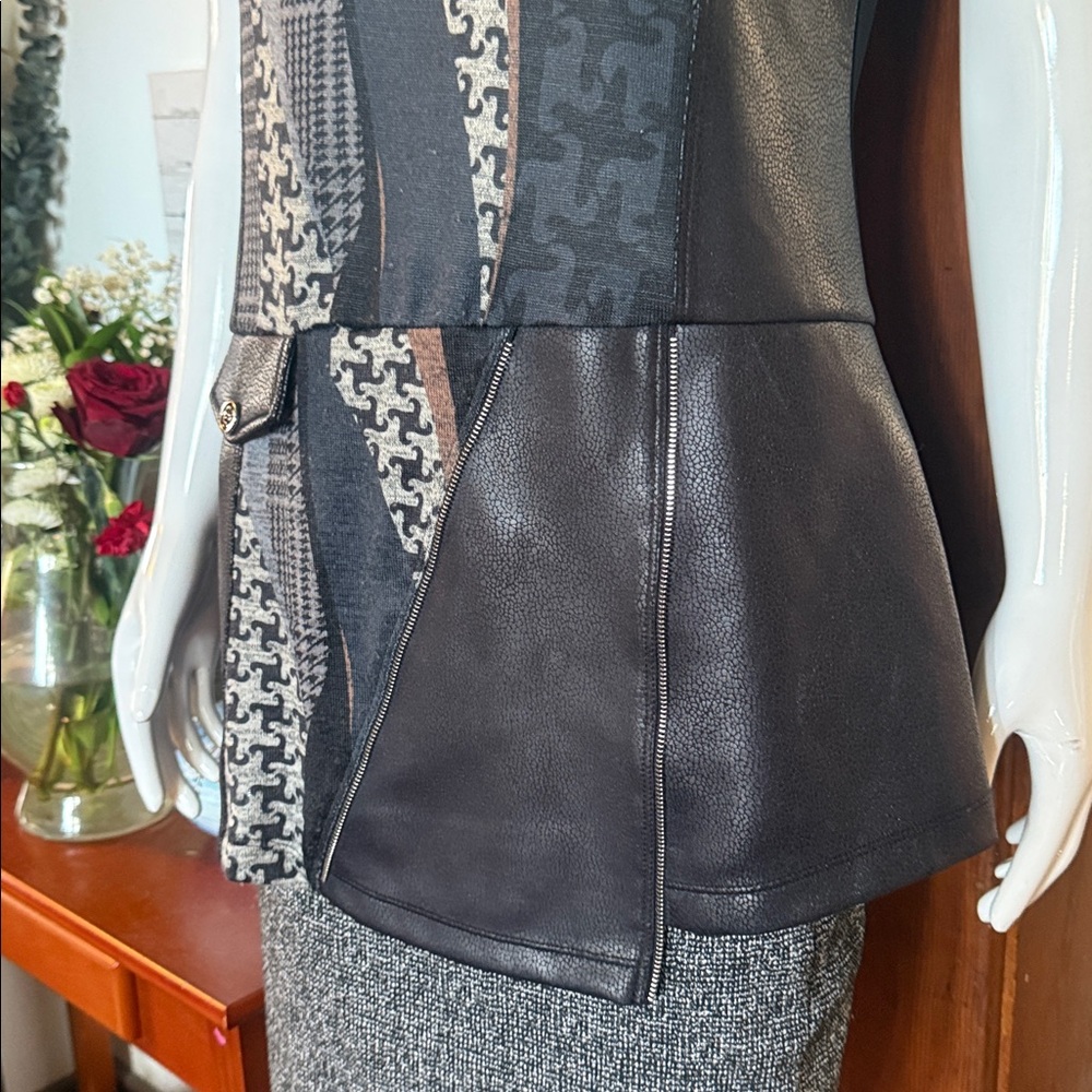 Cleo size small Black Faux Leather & Patterned Panel Sleeveless Top - Picture 3 of 6
